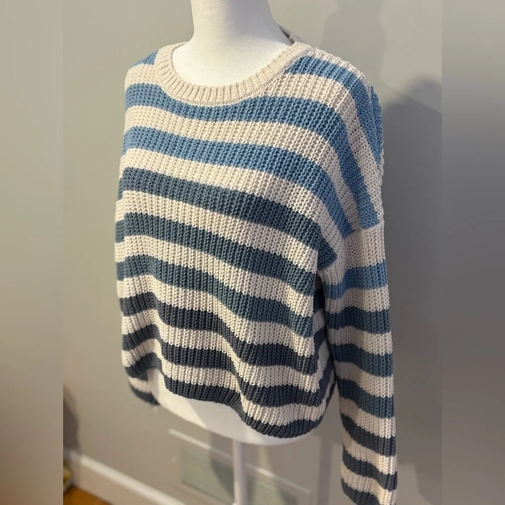 Francesca’s - Scarlett Multi Stripe Ombre Blues Pullover Women’s Sweater - Picture 5 of 6